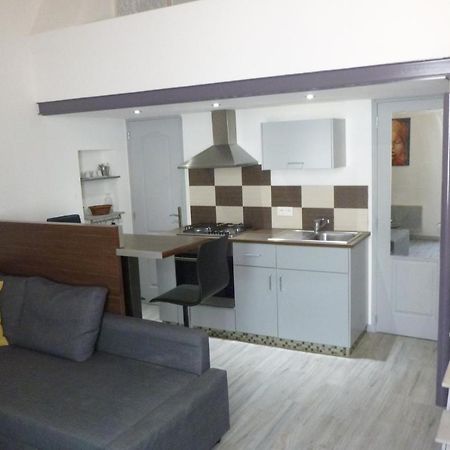 Апартаменты Studio Lourmarin Centre Экстерьер фото